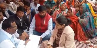 भू माफिया द्वारा मंदिर में कब्जा