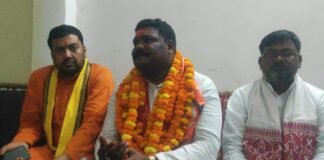 दुद्धी विधानसभा उपचुनाव हेतु श्रवण सिंह गोड़ को भाजपा प्रत्याशी बनाए जाने एवं दुद्धी में प्रथम आगमन पर लोगों ने गर्म जोशी के साथ किया स्वागत ।