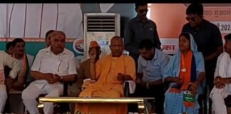 दुद्धी क्षेत्र के रामलीला मैदान में चुनावी जनसभा के लिए सीएम योगी आदित्यनाथ का हुआ आगमन